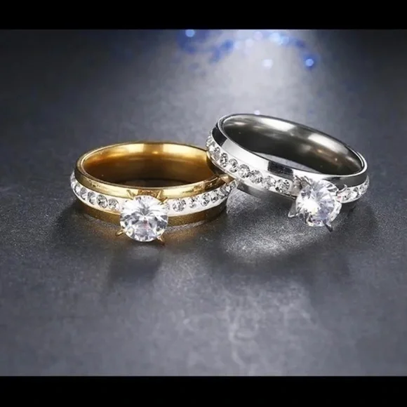 gold or Silver Zircon Ring - Picture 1 of 7